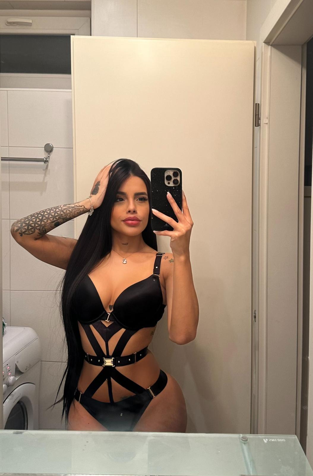 Escort - GEORGINA - Ibiza Tops